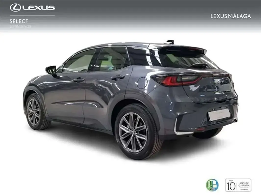 Usado Lexus LBX 136 CV (100 kW) 2025 Gris SUV