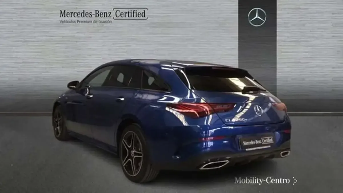 Usado Mercedes CLA250e 218 CV (160 kW) 2025 Azul Coupe