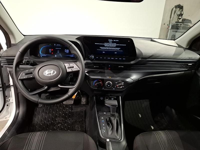 Usado Hyundai i20 100 CV (73 kW) 2025 Blanco atlas Utilitario