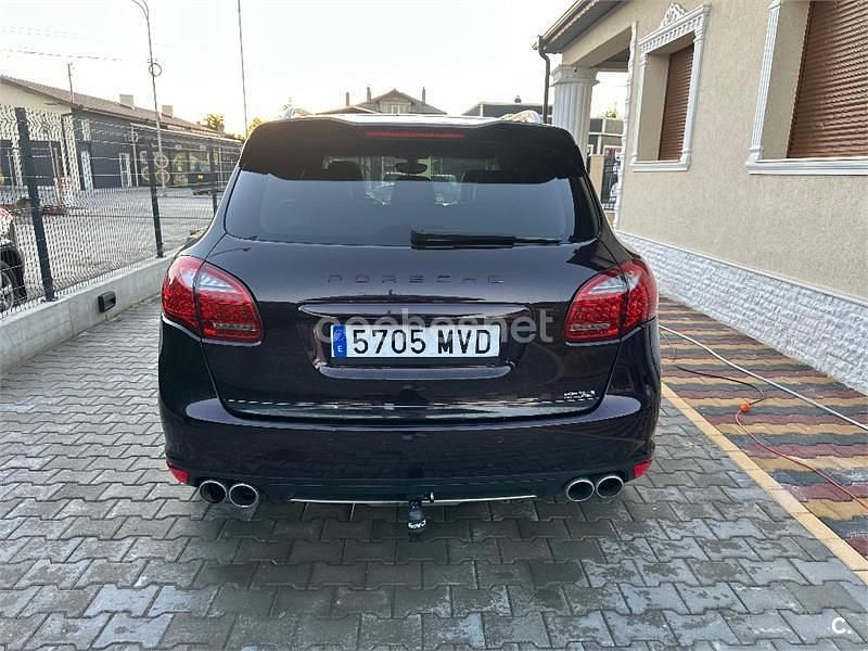 Usado Porsche Cayenne 240 CV (176 kW) 2011 Violeta / lila SUV
