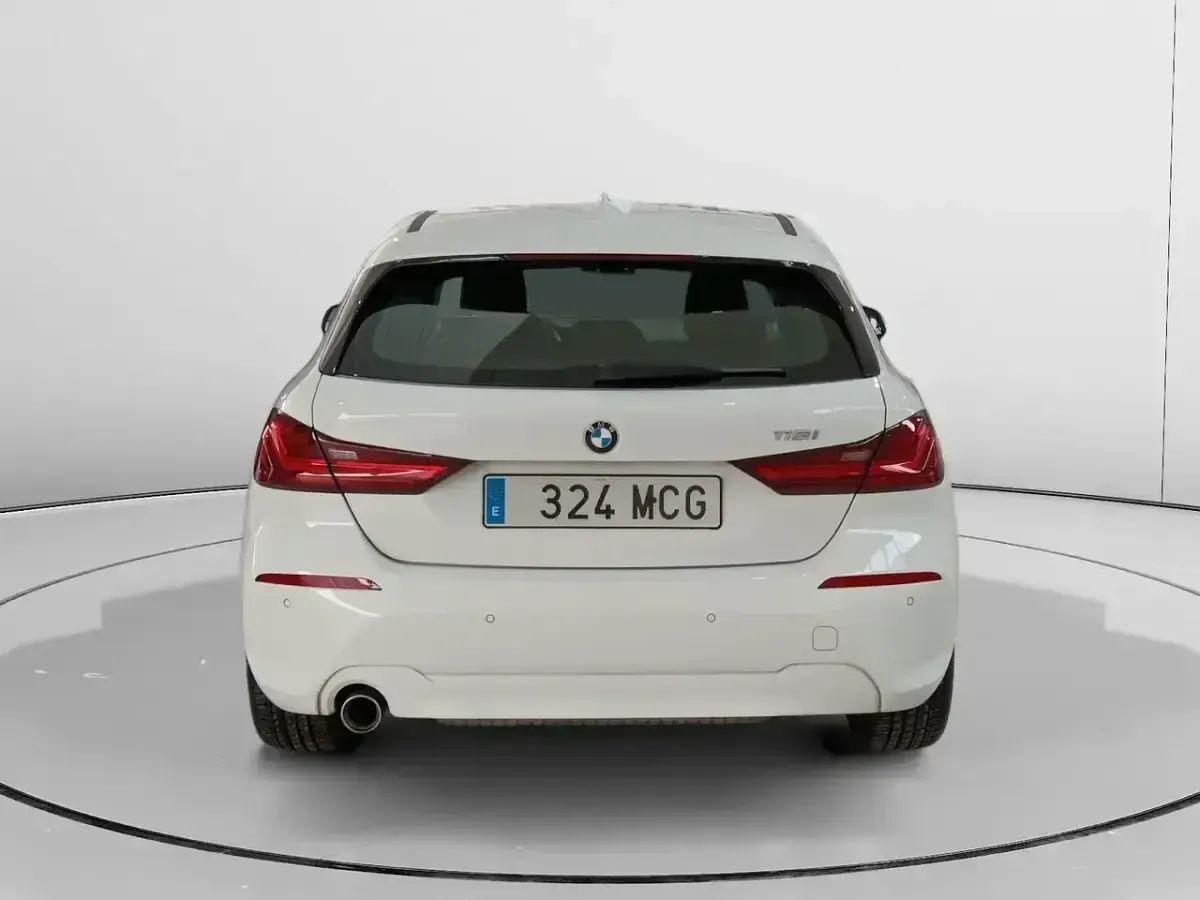 Usado BMW 118 Comfort Edition 140 CV (102 kW) 2022 Blanco Utilitario