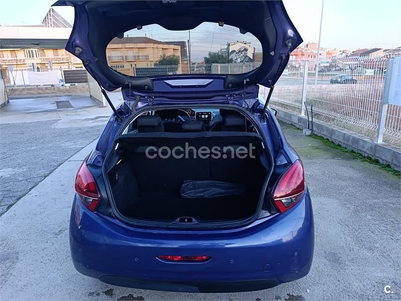 Usado Peugeot 208 Active 75 CV (55 kW) 2016 Azul Utilitario