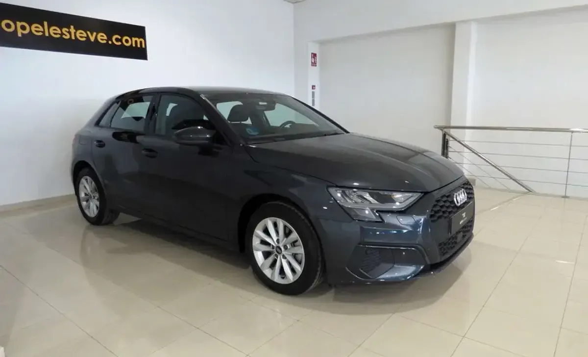 Usado Audi A3 Sportback S-Line 110 CV (80 kW) 2022 Gris Utilitario
