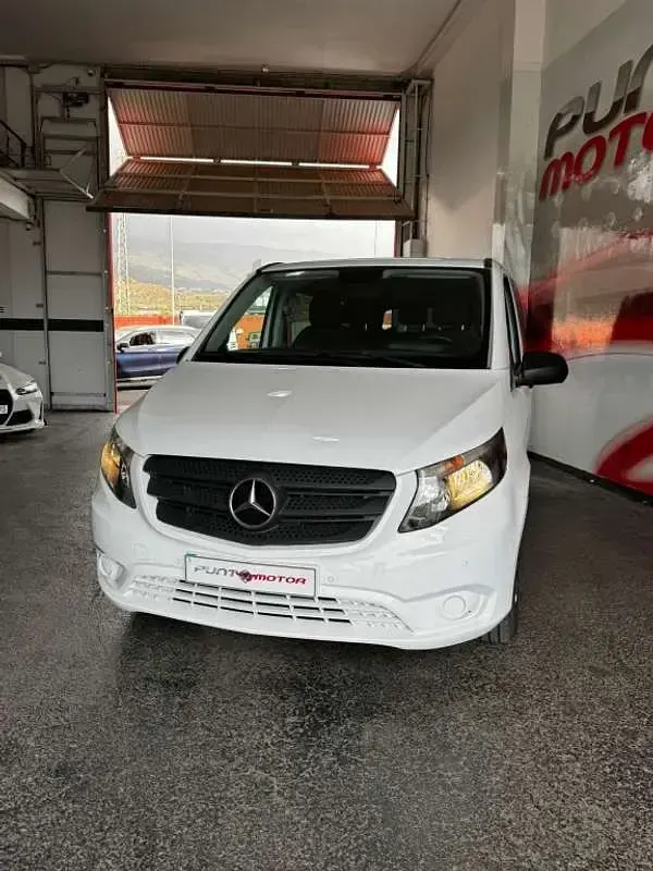 Usado Mercedes Vito 136 CV (100 kW) 2021 Blanco Van