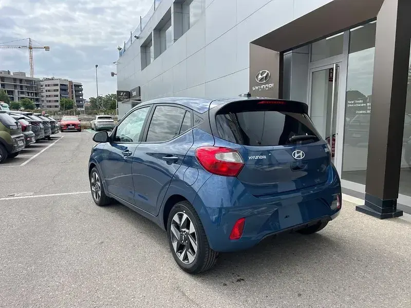 Nuevo Hyundai i10 63 CV (46 kW) 2026 Azul Utilitario
