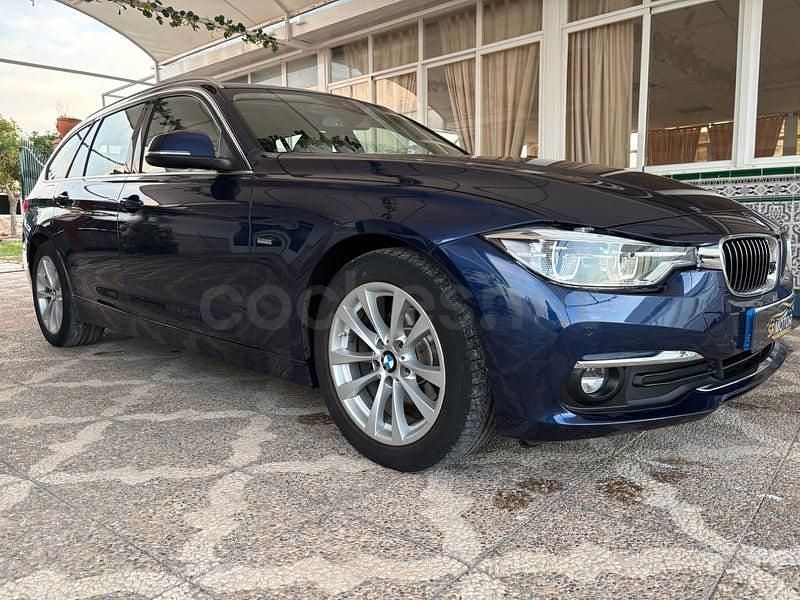 Usado BMW 318 Luxury Line 150 CV (110 kW) 2019 Azul Familiar