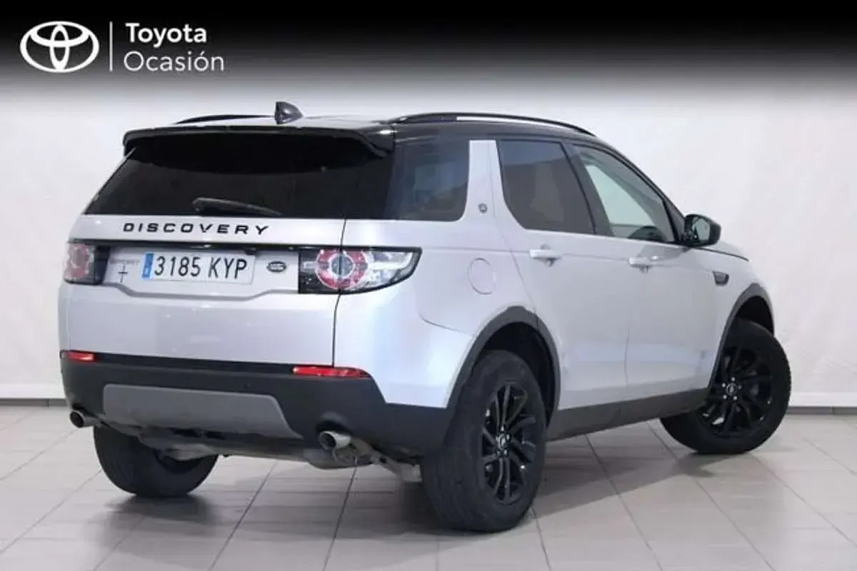 Usado Land Rover Discovery Sport SE 182 CV (133 kW) 2019 Gris SUV