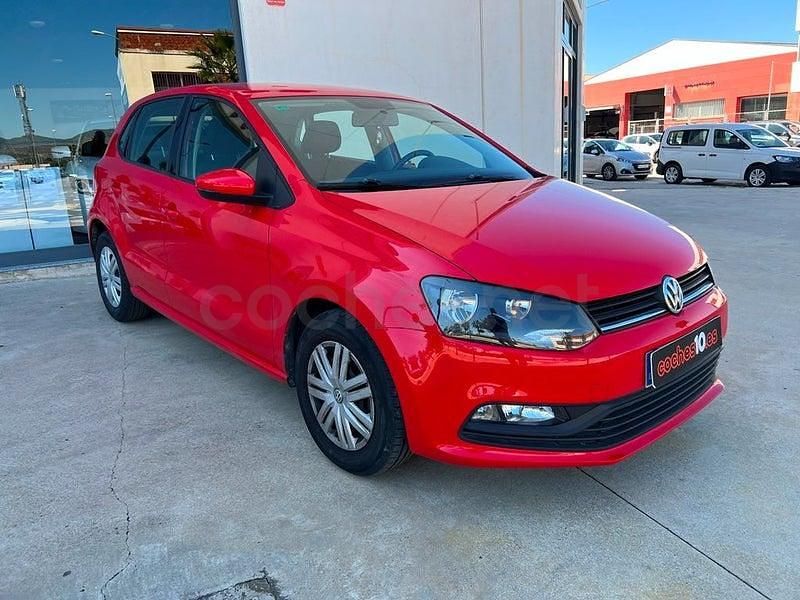 Usado VW Polo Advance 75 CV (55 kW) 2015 Rojo Berlina