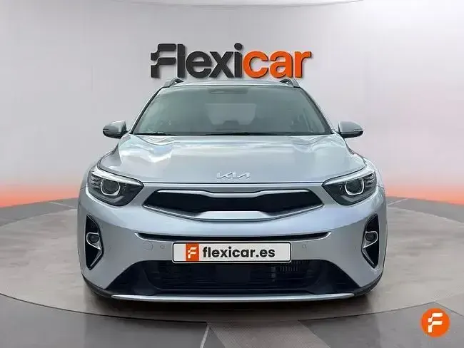 Usado Kia Stonic 100 CV (73 kW) 2024 Gris SUV