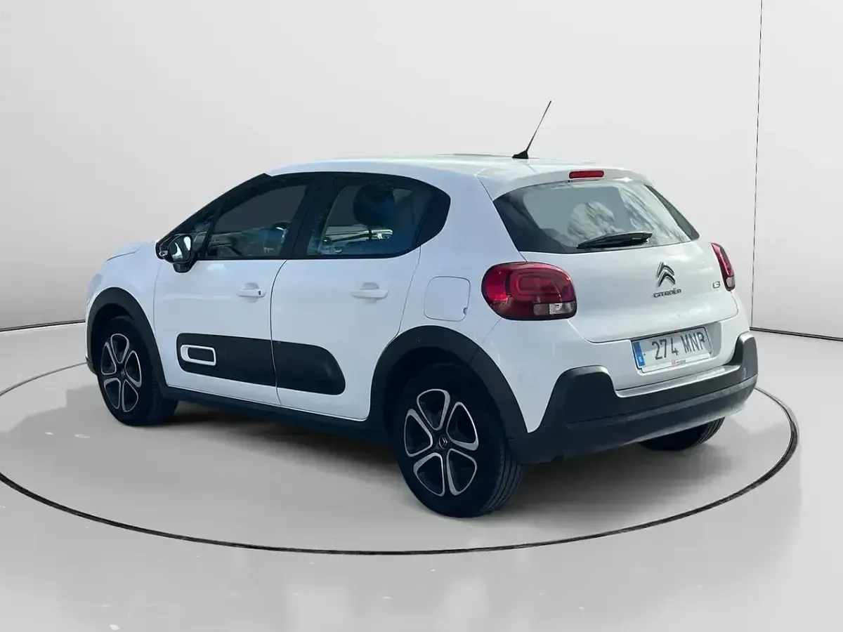 Begagnad Citroën C3 Feel 83 HK (61 kW) 2024 Vit Sedan