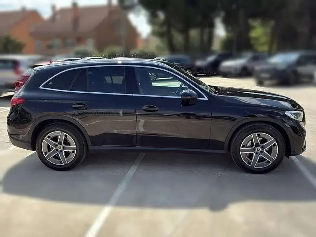 Usado Mercedes GLC300 258 CV (189 kW) 2023 Negro SUV