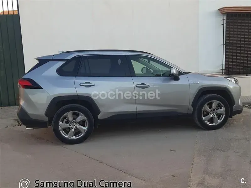 Usado Toyota RAV4 Hybrid Advance 218 CV (160 kW) 2020 Gris / plata SUV