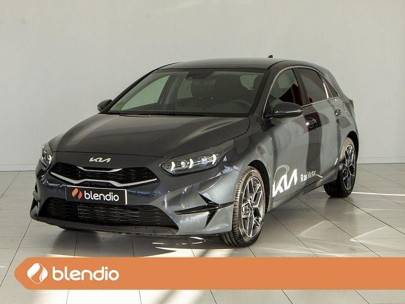 Usado Kia Ceed 120 CV (88 kW) 2023 Oscuro Utilitario