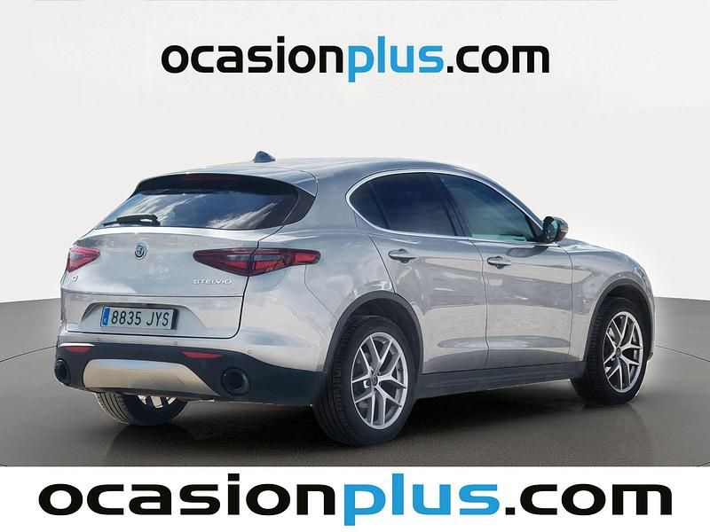 Usado Alfa Romeo Stelvio 280 CV (205 kW) 2017 Gris SUV