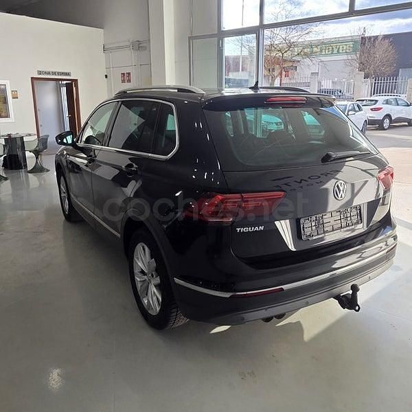 Usado VW Tiguan Sportline 150 CV (110 kW) 2018 Negro SUV