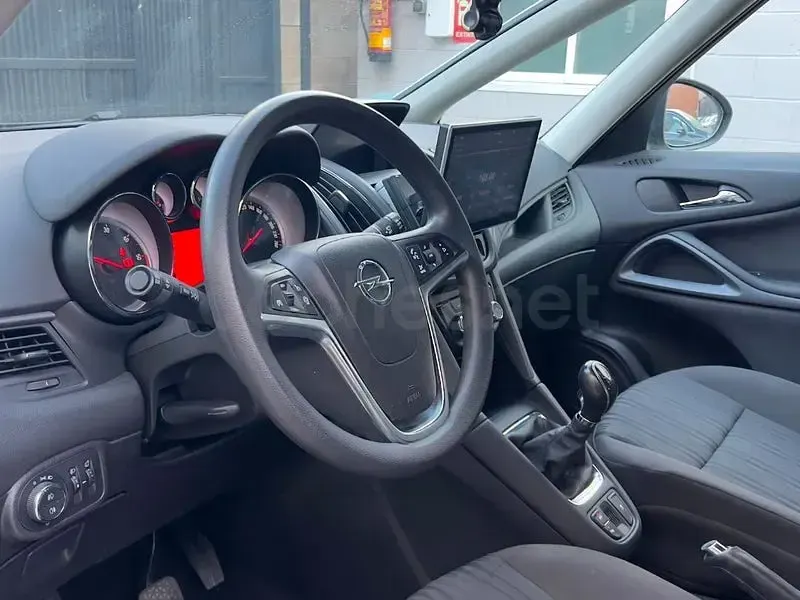 Usado Opel Zafira Tourer Expression 120 CV (88 kW) 2016 Blanco Monovolumen
