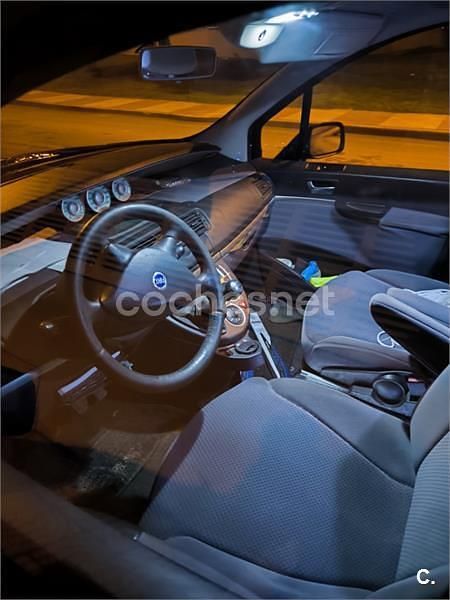 Usado Fiat Ulysse Emotion 128 CV (94 kW) 2004 Azul Monovolumen