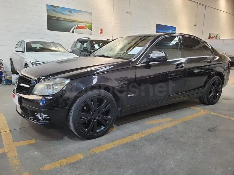 Usado Mercedes C220 Avantgarde 170 CV (125 kW) 2008 Negro Berlina