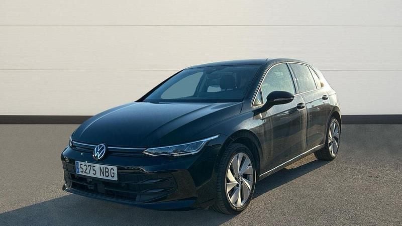 Usado VW Golf VIII 115 CV (84 kW) 2025 Negro Utilitario