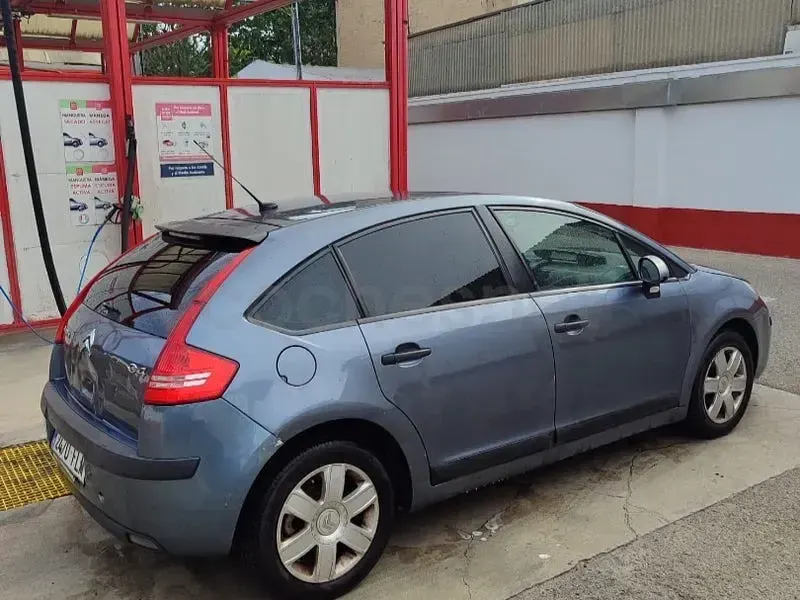 Usado Citroën C4 110 CV (80 kW) 2007 Azul Berlina