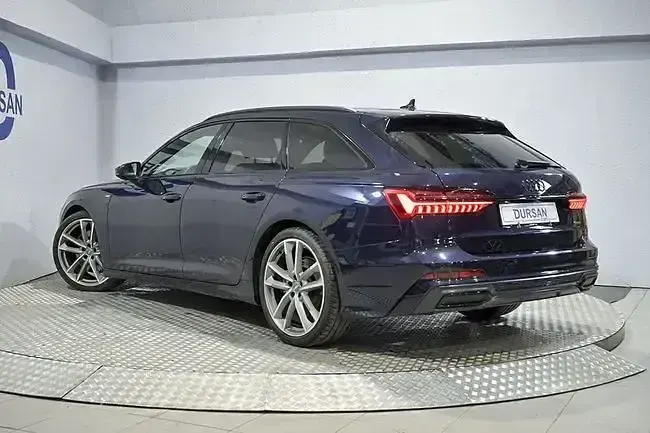 Usado Audi A6 Competition 367 CV (269 kW) 2019 Azul Familiar