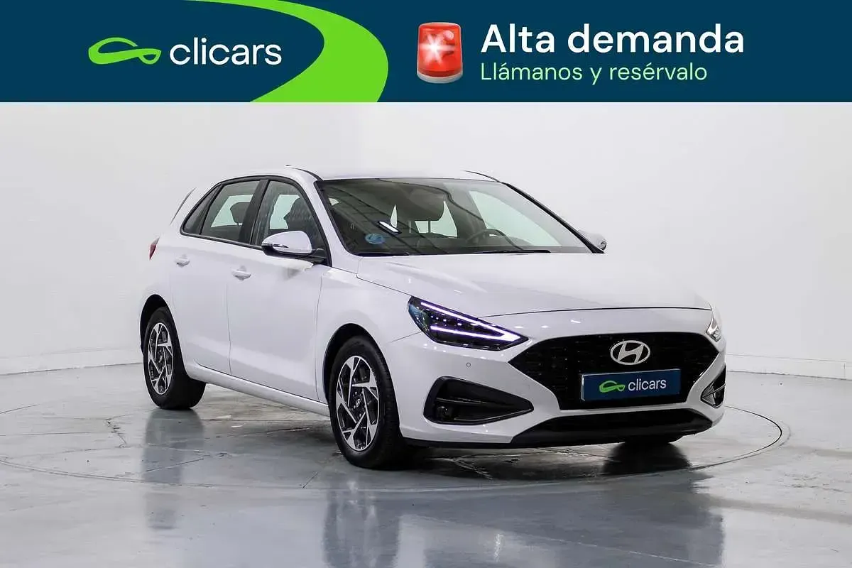 Usado Hyundai i30 101 CV (74 kW) 2024 Blanco Utilitario