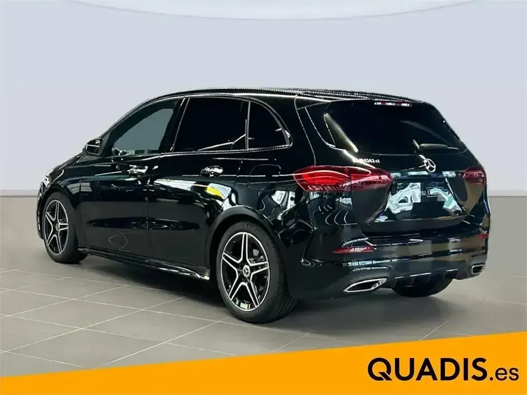 Nuevo Mercedes B200 150 CV (110 kW) 2025 Negro Utilitario