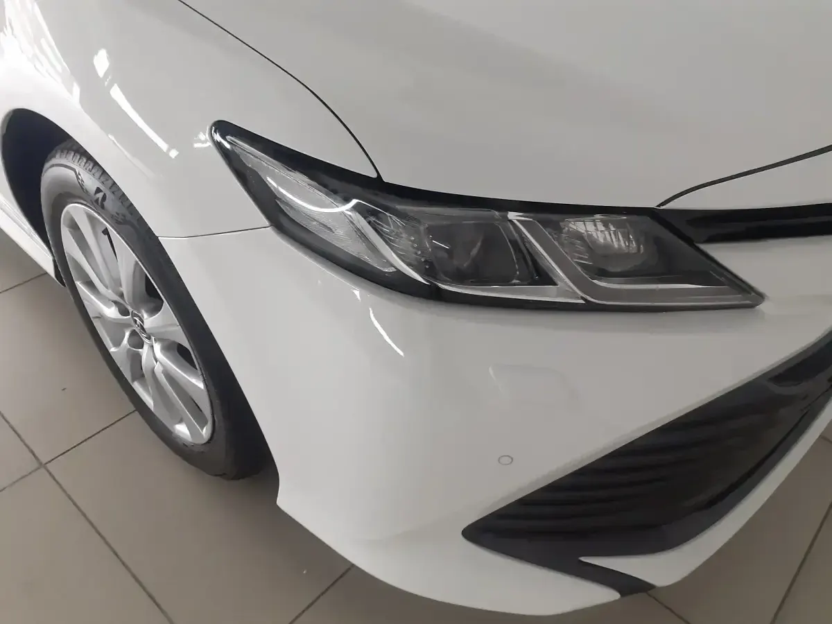 Käytetty Toyota Camry Business Edition 218 HP (160 kW) 2020 Valkoinen Sedan