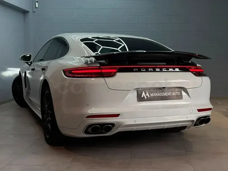 Usado Porsche Panamera Turbo 550 CV (404 kW) 2018 Blanco Utilitario