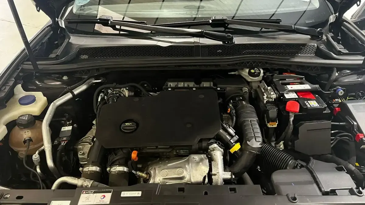 Usado Peugeot 508 Active 131 CV (96 kW) 2021 Negro Berlina