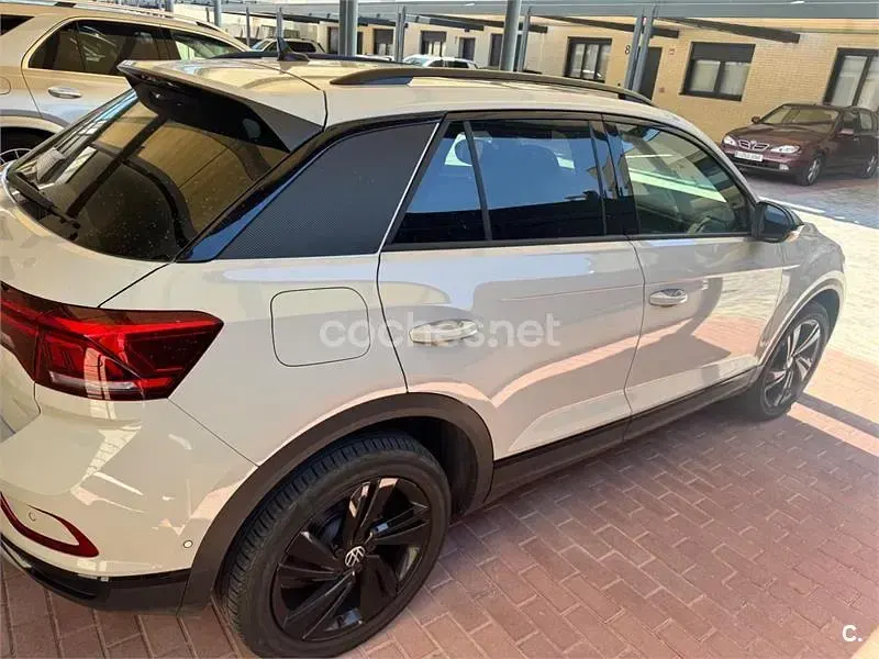 Usado VW T-Roc Edition 115 CV (84 kW) 2025 Beige SUV