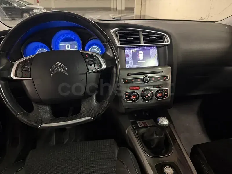 Usado Citroën C4 Live 110 CV (80 kW) 2017 Negro Berlina