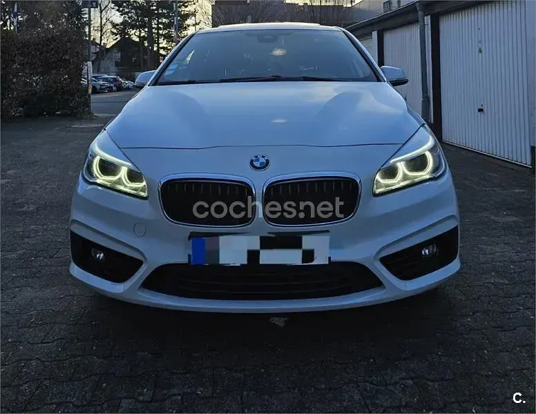 Usado BMW 218 Comfort Edition 150 CV (110 kW) 2015 Blanco Familiar
