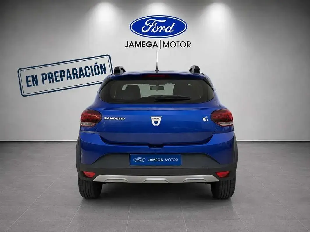 Usado Dacia Sandero Comfort 91 CV (66 kW) 2022 Azul Utilitario