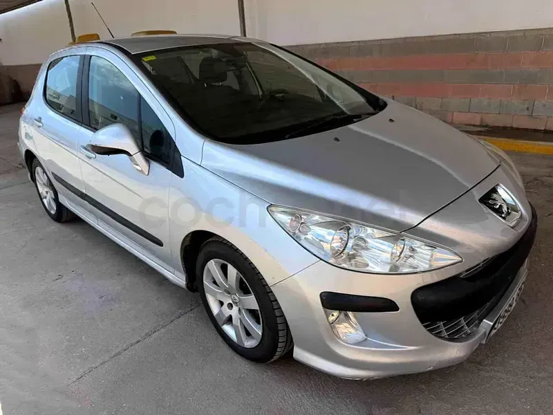 Usado Peugeot 308 90 CV (66 kW) 2008 Gris / plata Berlina