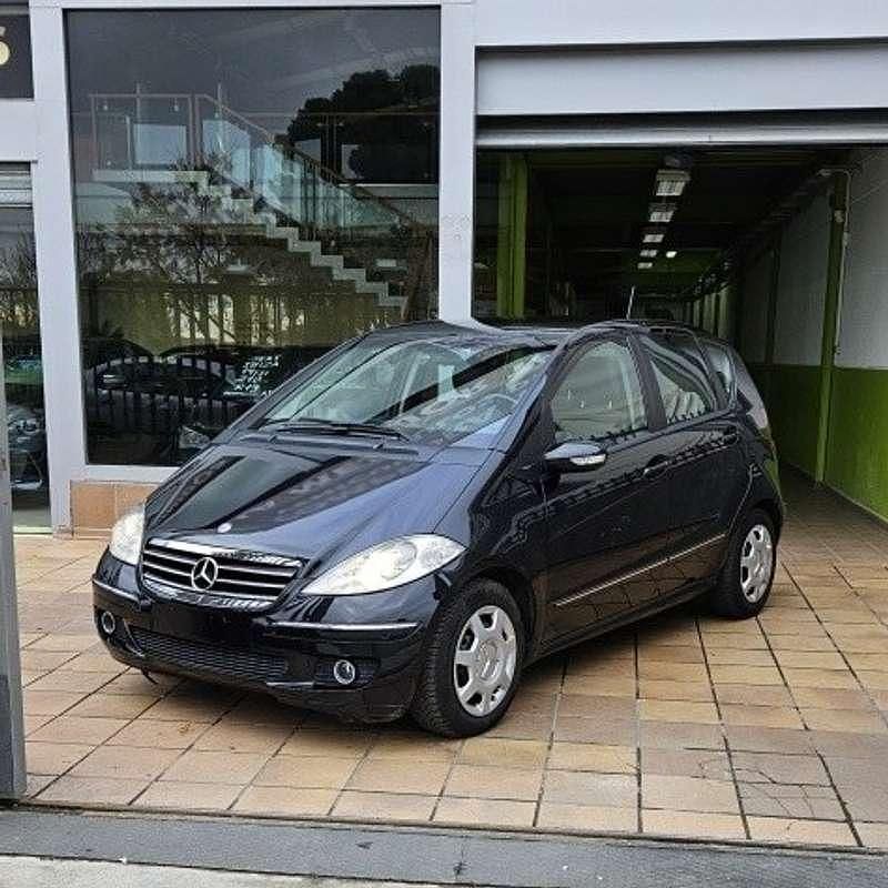 Usado Mercedes A180 109 CV (80 kW) 2008 Negro Utilitario