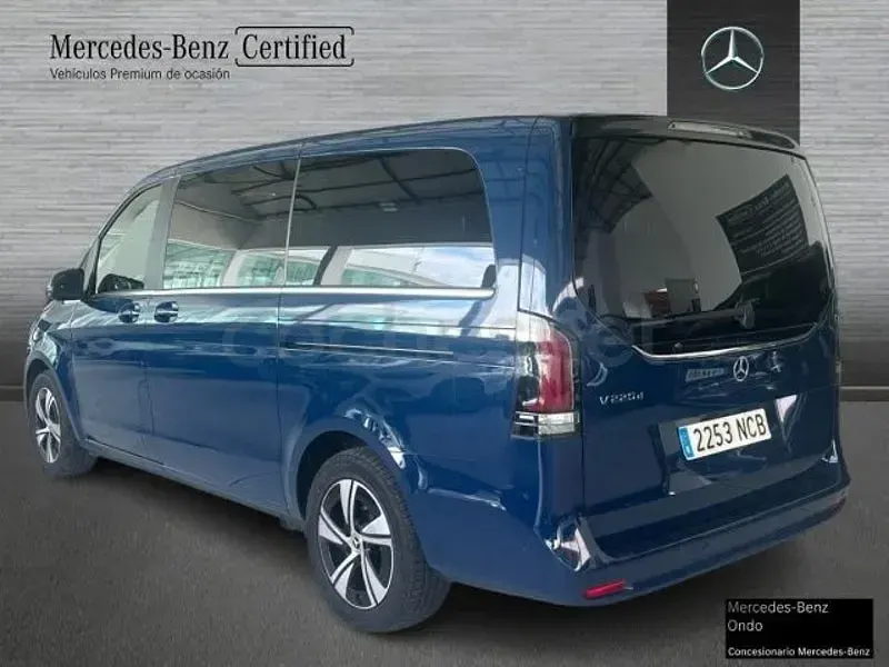 Usado Mercedes V220 Avantgarde 163 CV (119 kW) 2025 Azul Monovolumen