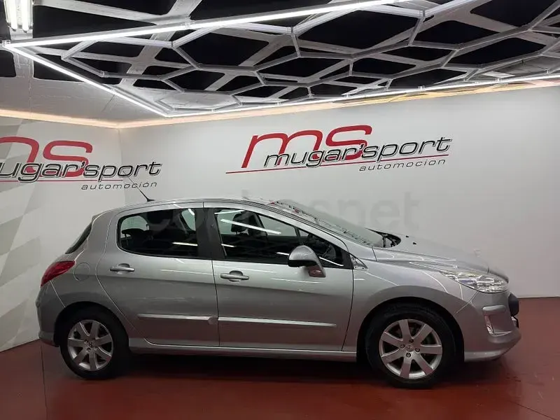 Usado Peugeot 308 Sport 120 CV (88 kW) 2010 Gris / plata Berlina