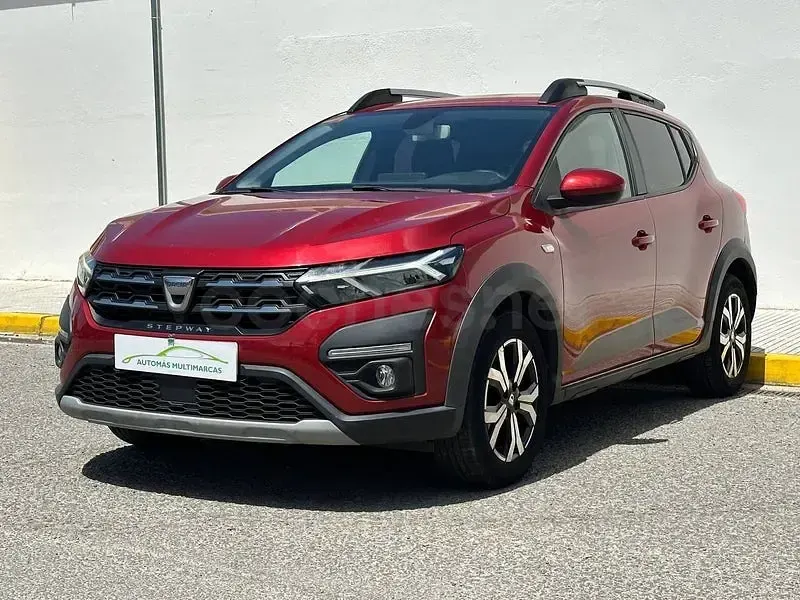 Usado Dacia Sandero Essentiel 91 CV (66 kW) 2021 Granate Berlina