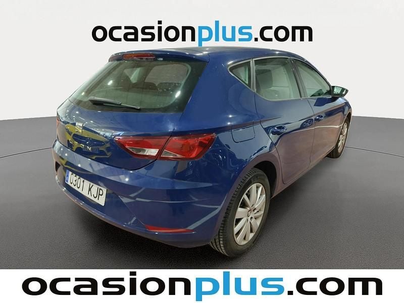 Usado Seat Leon Reference 110 CV (80 kW) 2018 Azul Utilitario