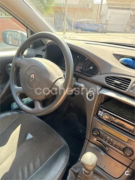 Gris / plata Usado 2004 Renault Laguna GrandTour Dynamique Familiar | 1650 € - Imagen 1/2