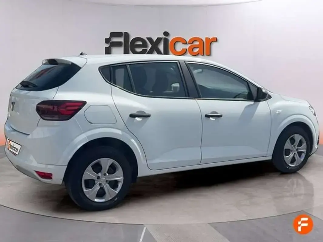 Usado Dacia Sandero Comfort 91 CV (66 kW) 2022 Blanco Berlina