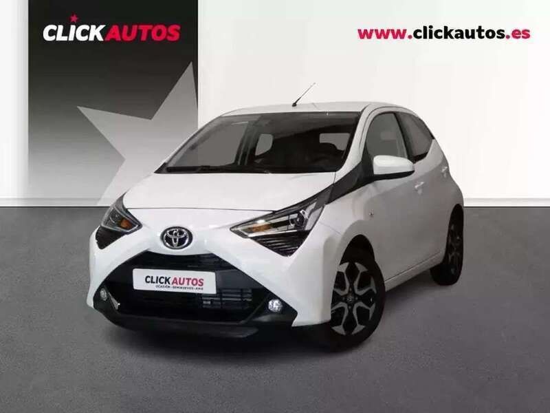 Blanco Usado 2022 Toyota Aygo X-play Utilitario | 10.050 € (Super precio) - Imagen 1/4