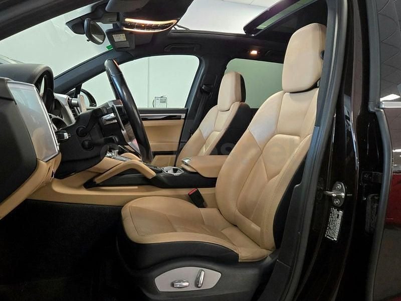 Usado Porsche Cayenne Platinum Edition 262 CV (192 kW) 2017 Granate SUV