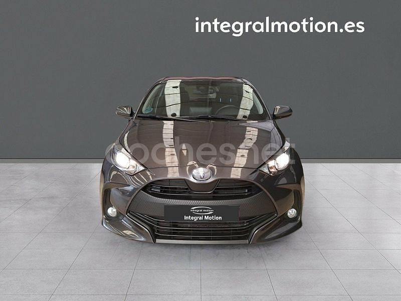 Usado Toyota Yaris Edition 125 CV (91 kW) 2024 Gris Berlina