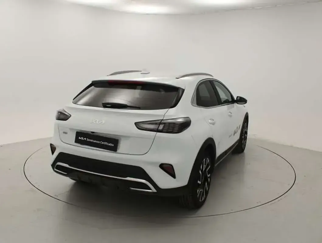 Usado Kia XCeed Style 116 CV (85 kW) 2025 Blanco SUV