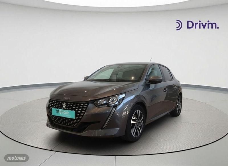 Gris / plata Usado 2021 Peugeot 208 Allure Utilitario | 14.500 € (Precio justo) - Imagen 1/4