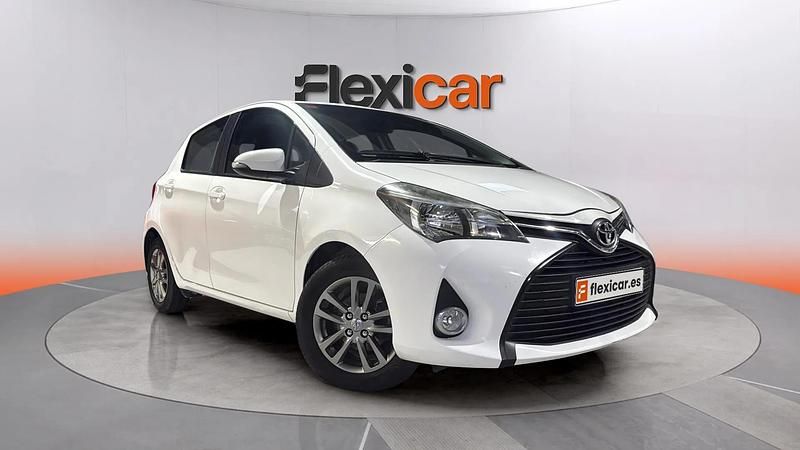 Usado Toyota Yaris Active 69 CV (50 kW) 2016 Blanco Utilitario