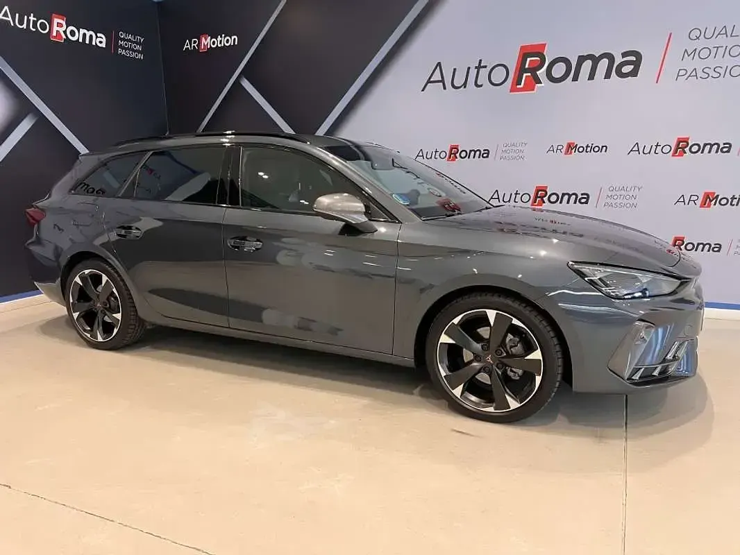 Usado Cupra Leon 150 CV (110 kW) 2025 Gris Familiar