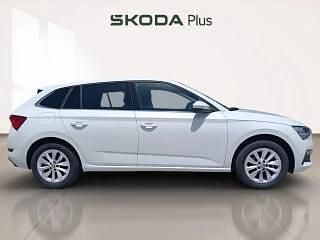 Usado Skoda Scala 110 CV (80 kW) 2022 Blanco Utilitario